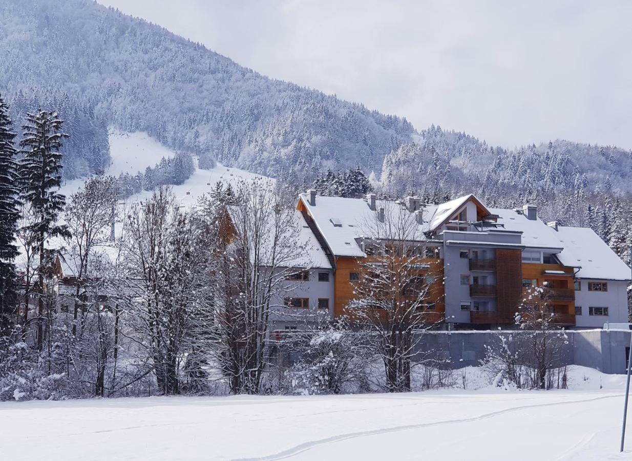 Yellow Apartma Kranjska Gora Apartment Ngoại thất bức ảnh